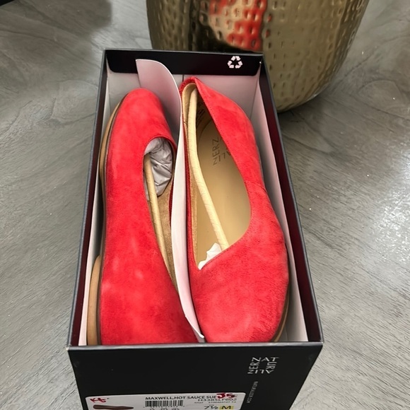 Naturalizer Maxwell Hot Sauce Suede Leather - Picture 2 of 10